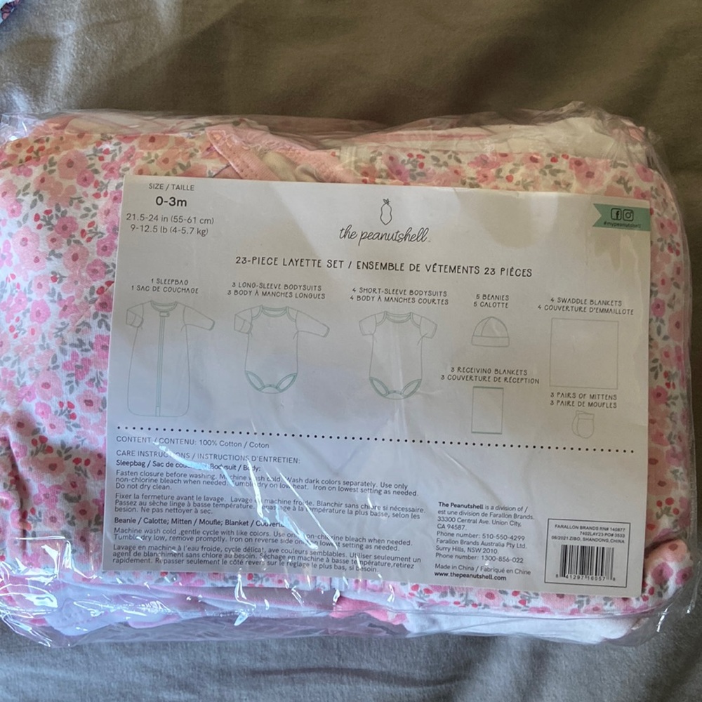 23 piece 0-3 month baby set